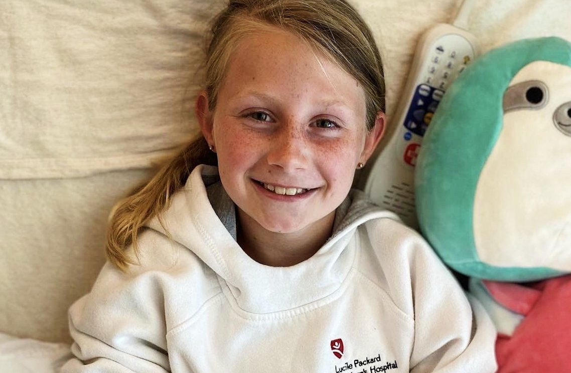 AEF #Hero 9 year old Claire battles Anaplastic Large Cell Lymphoma. 

Claire loves ballet and all things French!🩰🇫🇷 "Like my ballet, this cancer journey is a movement through healing," she says.

A big #ThankYou to Hero sponsor <a href="/Tymiller01/">Tyler Miller</a>🌟

#Unite2Fight