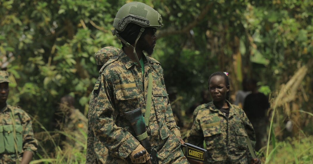 KenRoth's tweet photo. As Ugandan Pres Museveni again sends troops into eastern Congo, many Congolese wonder if it's a new attempt to plunder their country's riches, while many Ugandans ask whether it's an attempt to change the subject from his crackdown on dissent at home. https://t.co/lG7Fafuek9 https://t.co/ziLWGg5OHR