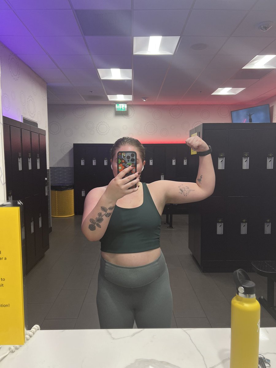 maggiemo00's tweet photo. I started working out seriously (and for fun) in June of 2021 and it has been a journey. Ups and downs when it comes to weight loss and motivation, but I am proud that I am still keeping this up https://t.co/fRWWFS0xXw