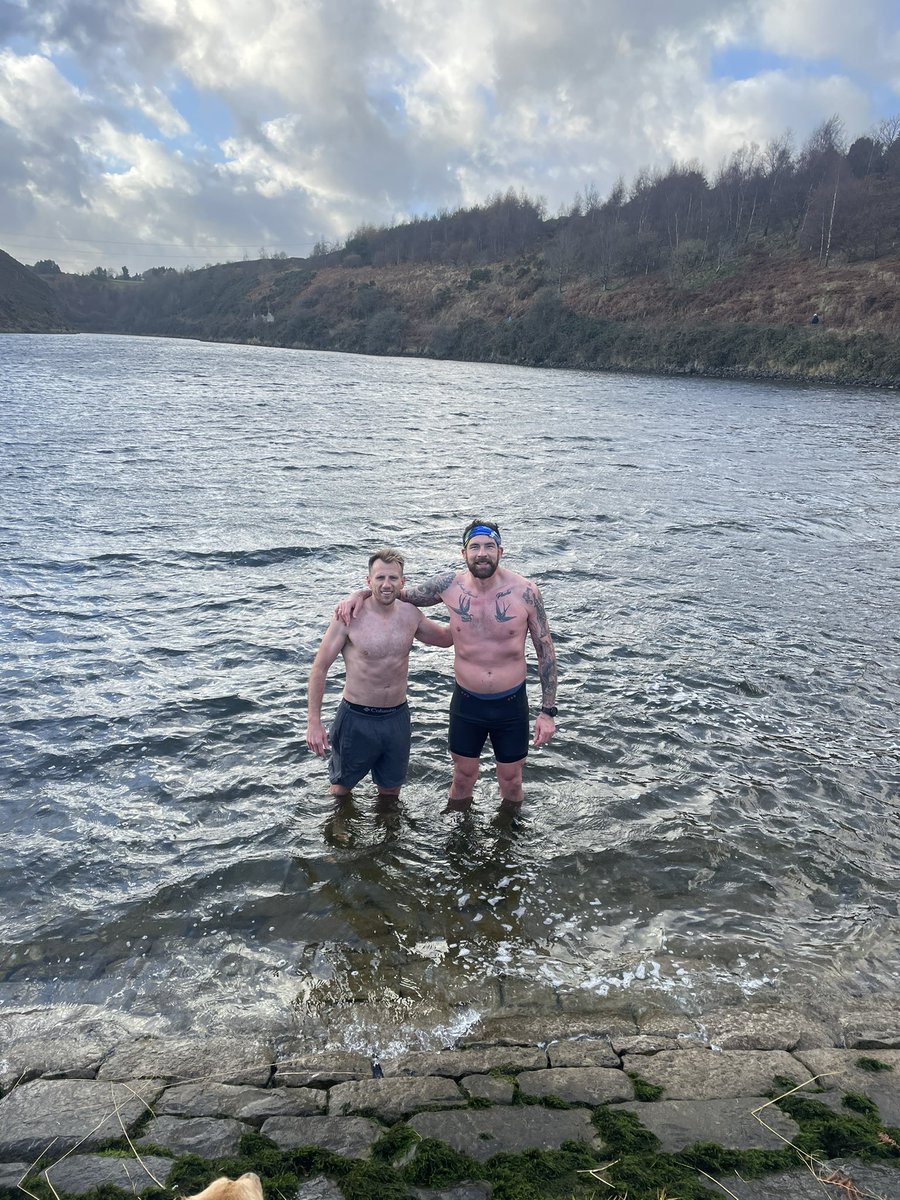 Cold start to 2022 for Doddie Aid 🥶

#DoddieAid #NewYear2022 @DoddieGump <a href="/jimhamilton4/">Jim Hamilton</a>