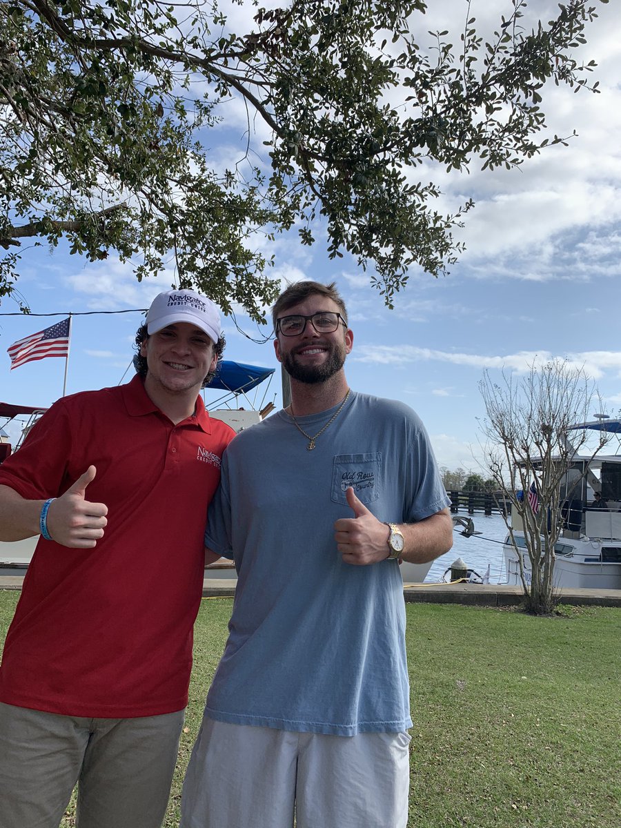 michaelcauble2's tweet photo. Talking to my buddy @reecescott_ about starting the new year off right with the great rates and service of @NavigatorCU. Have a happy new year from the Navigator family. https://t.co/77wzuRHgIN