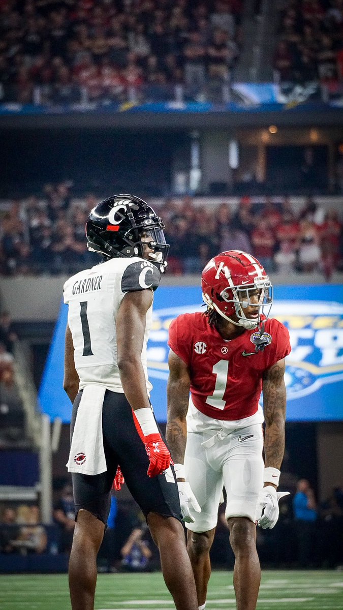 Sauce Gardner finished his #Bearcats career with zero touchdowns allowed. None. 

Alabama’s Jameson Williams was targeted two times while Sauce was defending him. On the game, he had 1 catch for -2 yards. Williams is a projected to be a top 15 NFL draft pick. 

Sauce was special.