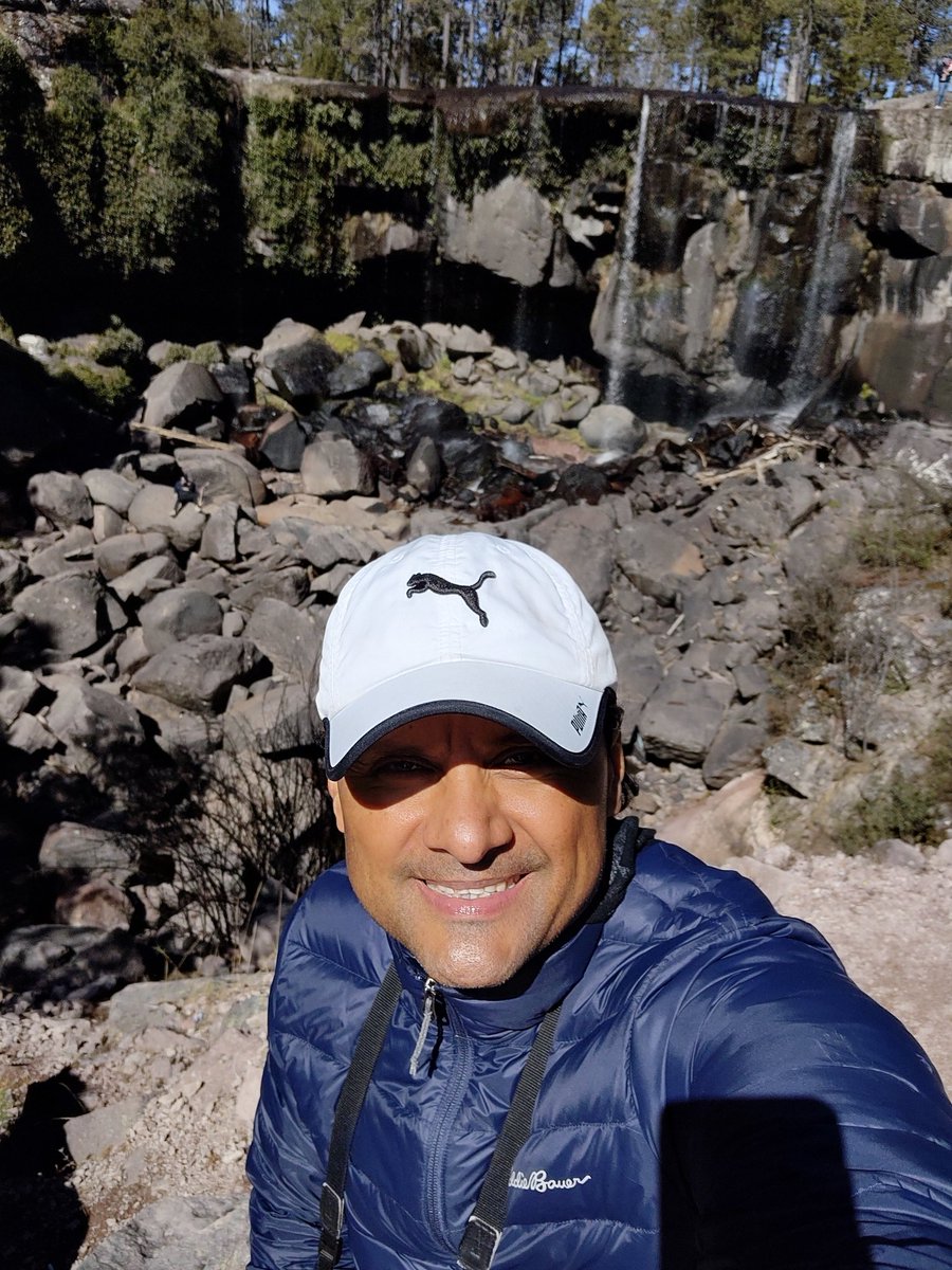 PedroVi7735's tweet photo. Feliz año nuevo bendiciones para todos de ❤️ su compadre Pedro Vicente si señorr 🇲🇽🇲🇽🇲🇽 https://t.co/VPKgD5YaQG