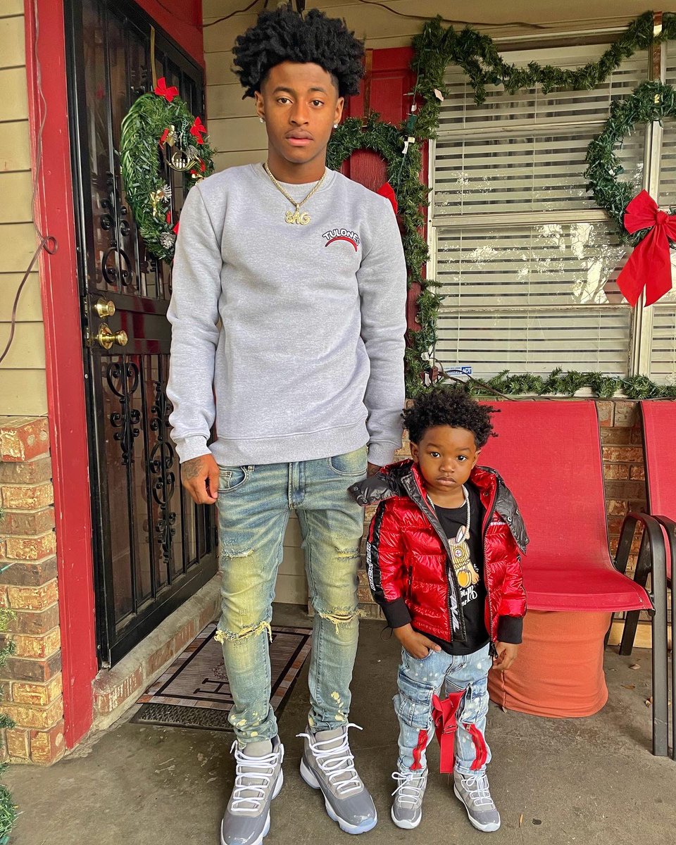 jaybezzy_'s tweet photo. i got fuxxd up habits i won't buy it if it's cheap❤️ new year, same me❗️ https://t.co/NL4vummXvl