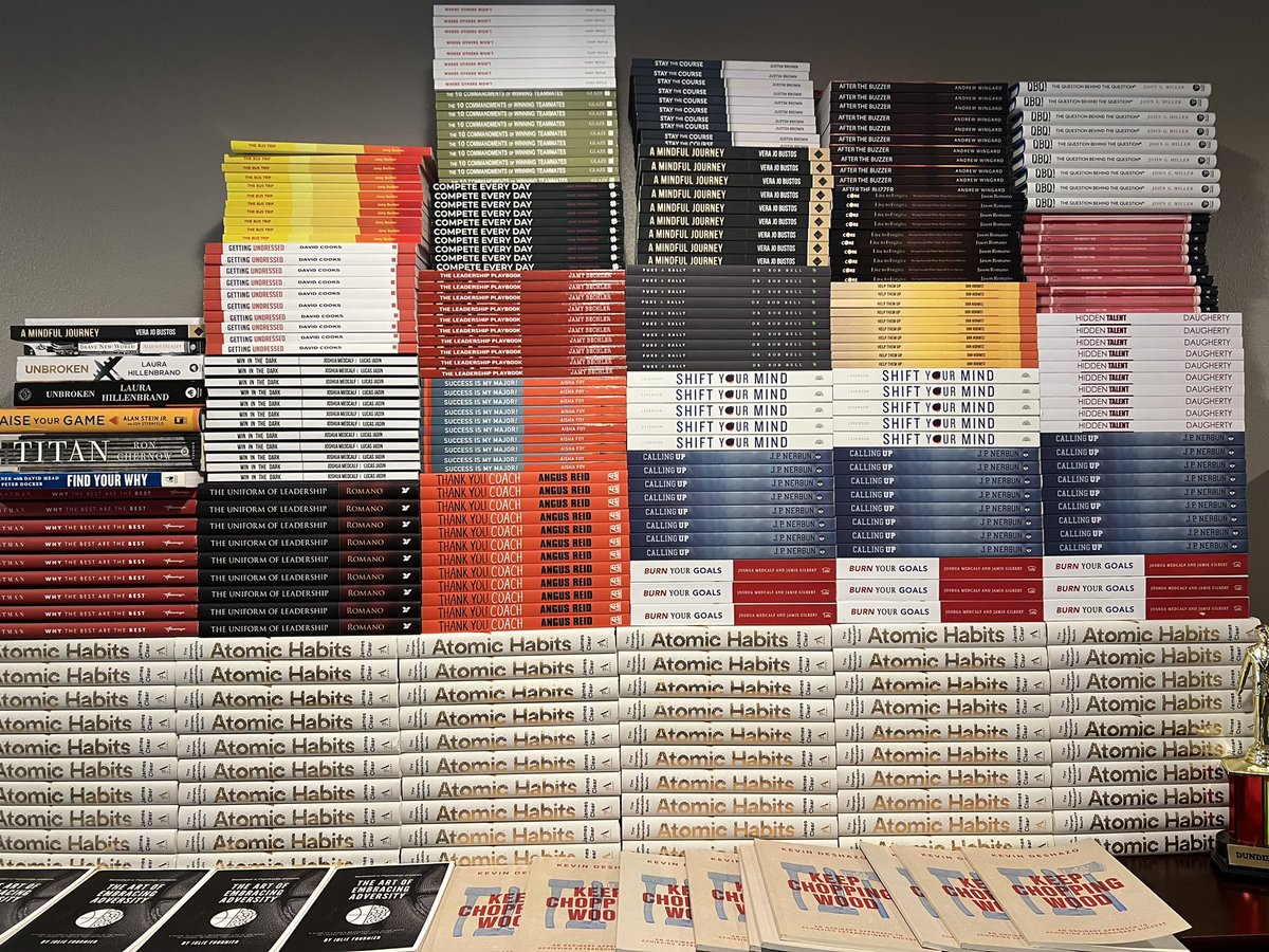 Time for another giveaway.

Steps:
- What book would you choose to read?
- Retweet and tag 2 people

5 people will be selected on 1/7/22