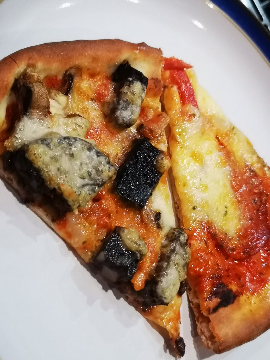 Omemade's tweet photo. So I've been waiting to try the black pudding from @MossValley for a while. Have to say it is awesome! However this is a new one even for me... Black pudding pizza! Proper Yorkshire! It was really, really good!
#UKFarming #BritishPork #biteintobritish #omemade #blackpudding https://t.co/TwSEYx9PAV
