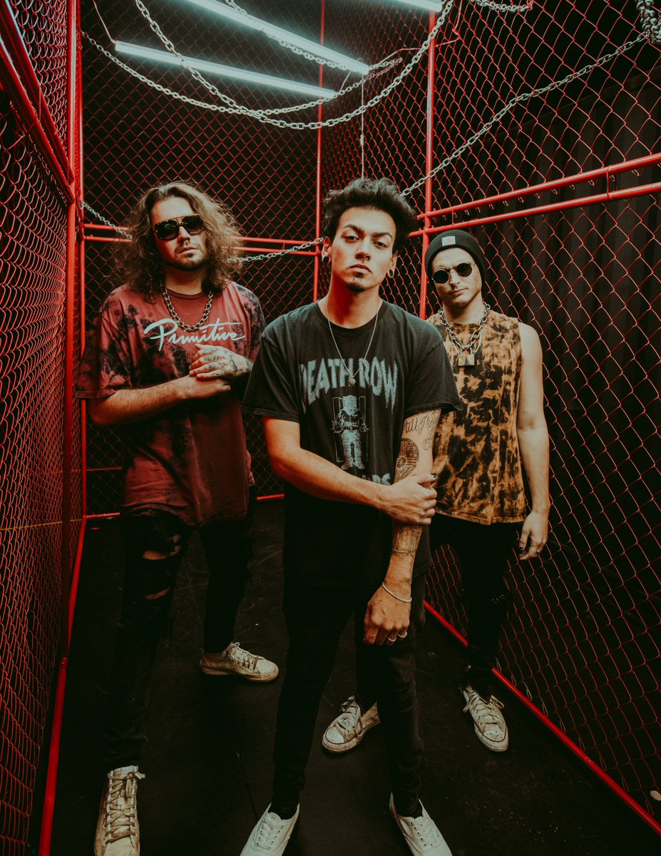 kingcarma_'s tweet photo. HAPPY NEW YEARS FROM @halfbrainkrew 🔪🧠🔪🧠 https://t.co/oSOOzU2652