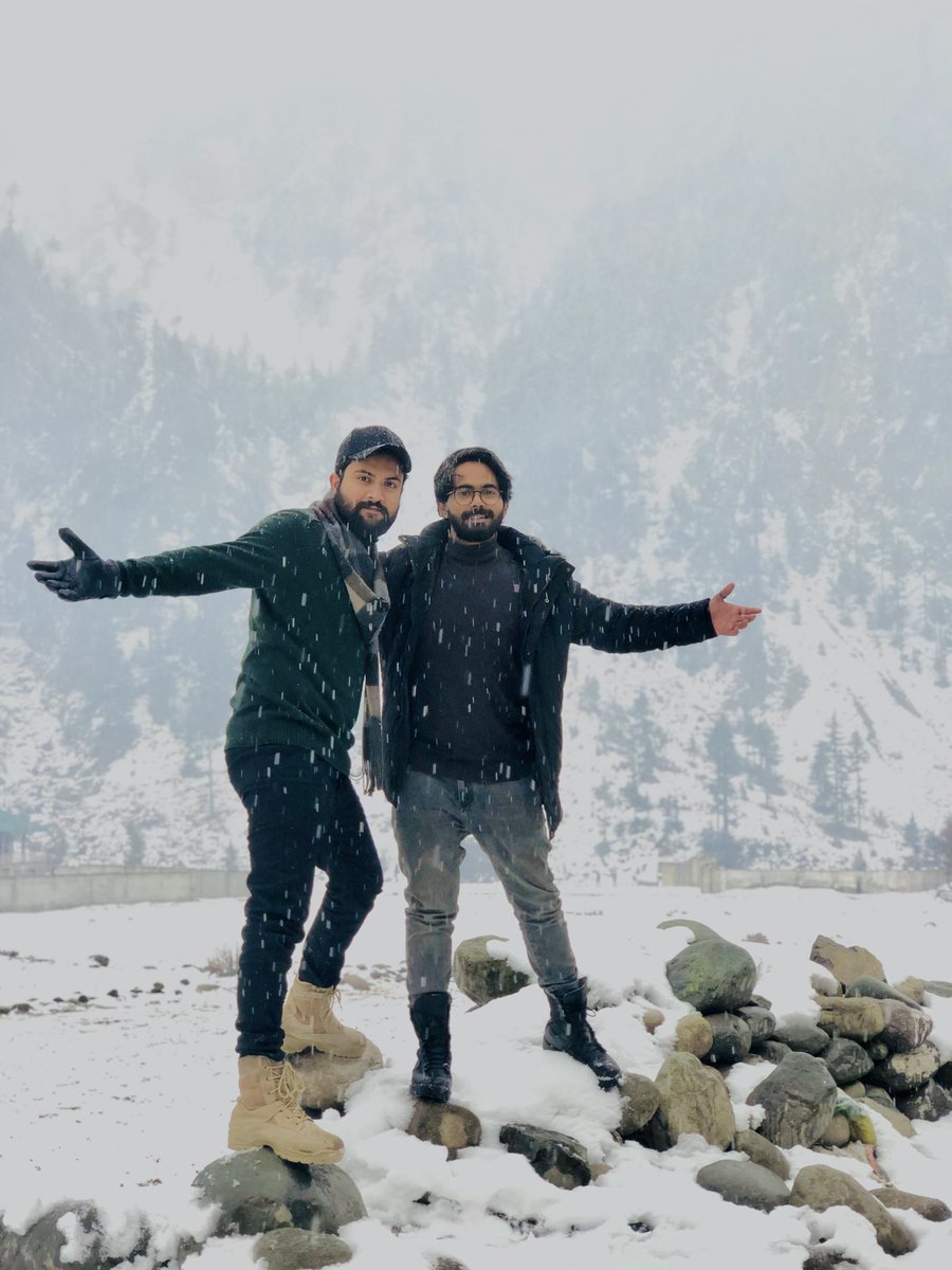 OyeeeMaDDy's tweet photo. Finally started year with delightful place 😎 Formed or arranged into strata & layers with snow 🌨
#Kalam #Swaat https://t.co/Xh9lSSnH9b