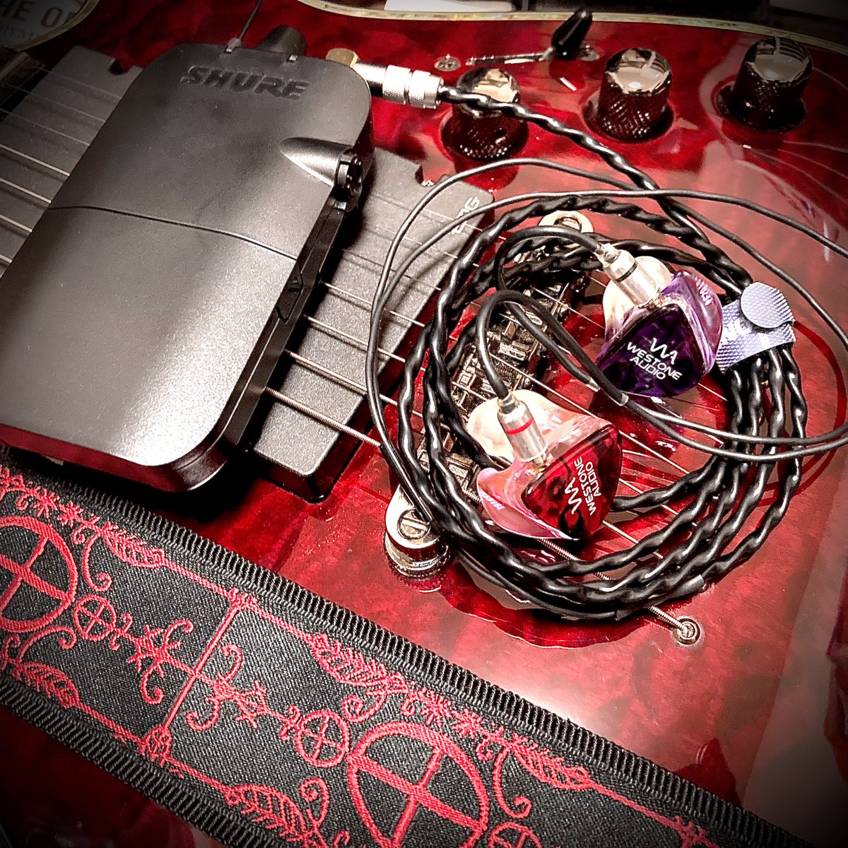 busy_metal's tweet photo. 練習用7弦ギター
年末年始休暇中は毎朝朝練!
#Schecter #HellraiserC7 https://t.co/IDkHWQQhMt