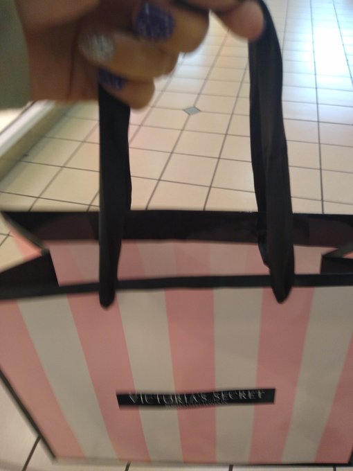 In store shopping now I am headed to pizza buffet.  :) https://t.co/kHrPEPp53F<a href="/tag/wet"class="tags"><span>#wet</span></a>