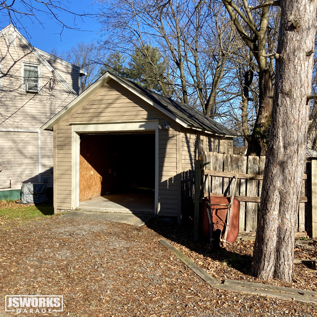 jsworksgarage's tweet photo. Happy New Year! This is the last shot I took of the #Mustang, back around Thanksgiving, in front of where my house used to stand. Back in August I had a house fire &amp; lost everything...

Read more here: https://t.co/28Sw4EBj4j

#JsworksGarage #ProjectMidLifeCrisis #Ford #FoxBody https://t.co/2f31qeOy7h