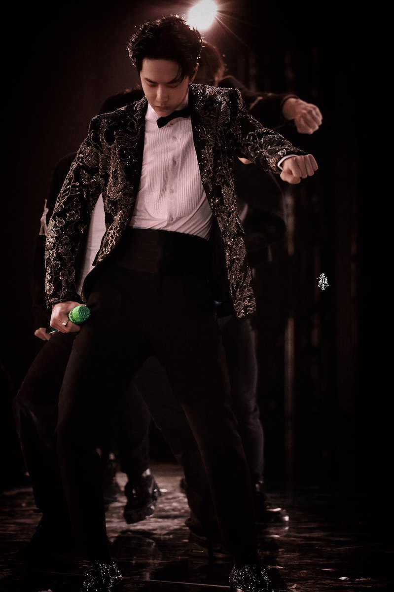 yennchanz's tweet photo. My King ~ WangYibo 👑💚

“ No one can’t stop us to stan Him “ 
“ No one can’t stop Him to achieve His dream.” 

💚王一博你好你坏我们都在 💚
💚王一博我们会陪你走到最后💚
💚王一博我们爱你💚
💚王一博要天天开心，平平安安💚

#WangYibo https://t.co/3zTwzDwTVV