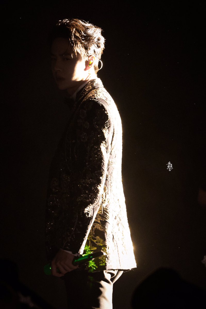 yennchanz's tweet photo. My King ~ WangYibo 👑💚

“ No one can’t stop us to stan Him “ 
“ No one can’t stop Him to achieve His dream.” 

💚王一博你好你坏我们都在 💚
💚王一博我们会陪你走到最后💚
💚王一博我们爱你💚
💚王一博要天天开心，平平安安💚

#WangYibo https://t.co/3zTwzDwTVV