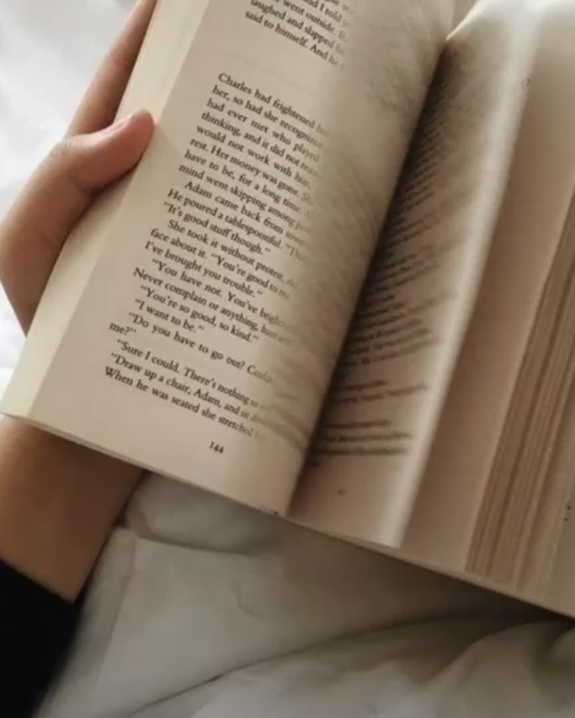 emisstudies's tweet image. books i have read in 2022 — a thread: