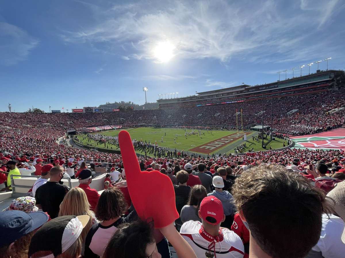 courtmcbeth's tweet photo. Let’s go @UUtah football! Cheering on our Utes @rosebowlgame. https://t.co/VLBES8UOdm