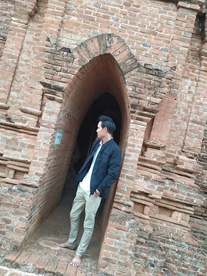 aungOo33316060's tweet photo. ခုချိန်ပုဂံအရမ်းသွားချင်တယ် 
    အ​ဖော်​လေးရှိရင်​ပေါ့ 😘😘
pls like &amp; tweet 😍😍
https://t.co/wpRDKpx5q6 https://t.co/uDhuFKVtlL