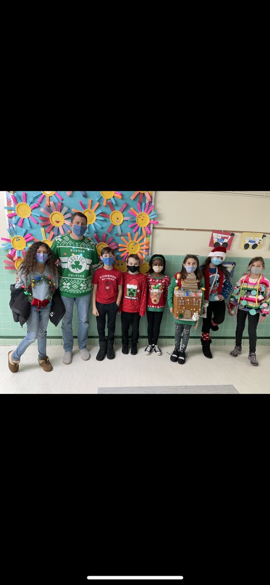 MrBonito5's tweet photo. The Holiday Trail &amp; Ugly Sweaters https://t.co/QmA7kS71cB