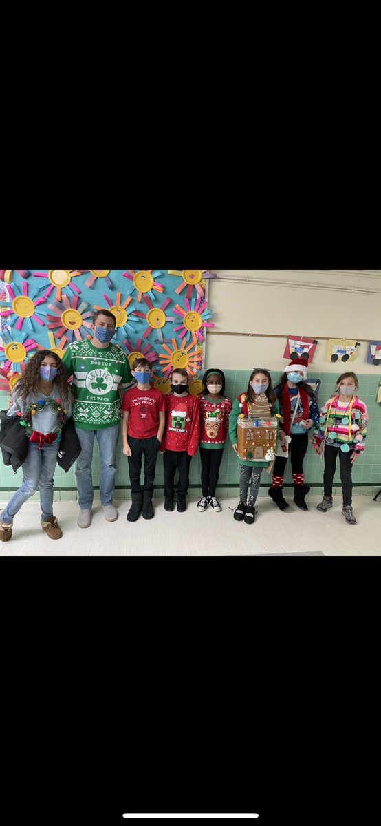 MrBonito5's tweet photo. The Holiday Trail &amp; Ugly Sweaters https://t.co/QmA7kS71cB