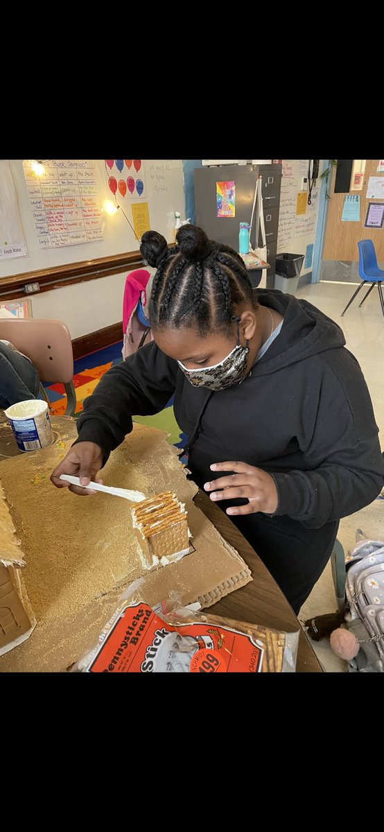 MrBonito5's tweet photo. Gingerbread Houses https://t.co/BsvQ4LD6lb