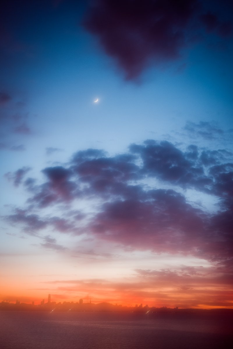 rcarver's tweet photo. Two photos of the sky from 2021. https://t.co/48GogsEycY