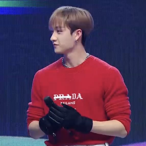 beyondyasmin's tweet photo. can we talk about how buff bang chan looks…i’m still not over https://t.co/qK8T4xrGDx