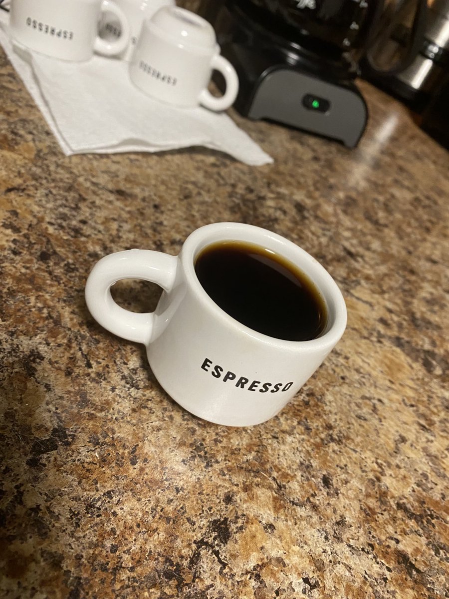 ChaunteMonique's tweet photo. Happy New Year 2022… sleeping is forbidden, only the awake, strong and most Fittest survive…. Espresso ☕️  shot😋 https://t.co/RCIfmM8Fhk