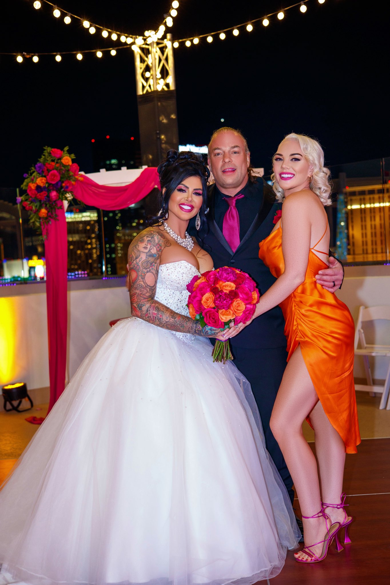 Husband, Wife, & Girlfriend ❤️ https://t.co/8z4aCBx5Eo