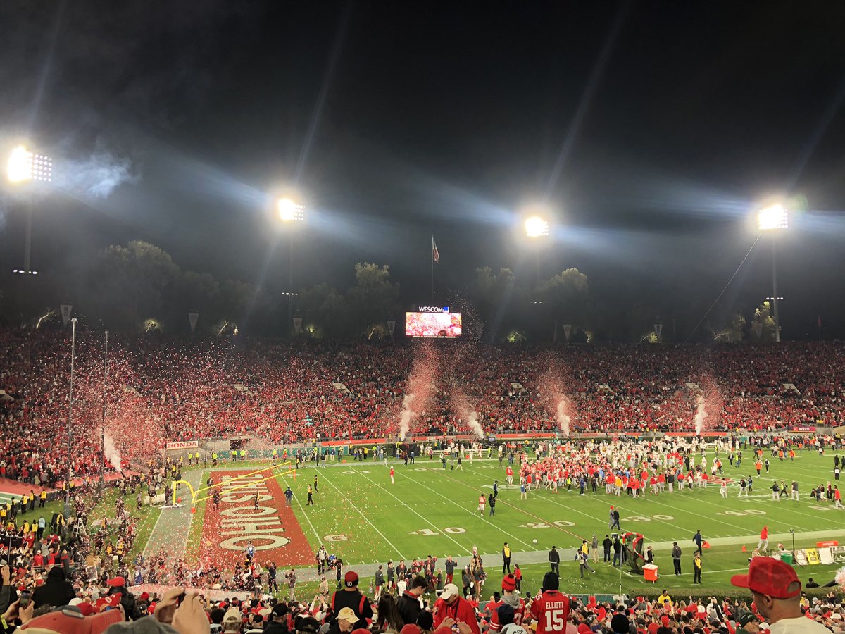 OhioStateAlumni's tweet photo. What a rollercoaster of emotions this game has been. GO BUCKS FOREVER! #BuckeyeForLife https://t.co/z2kpmzD1uT