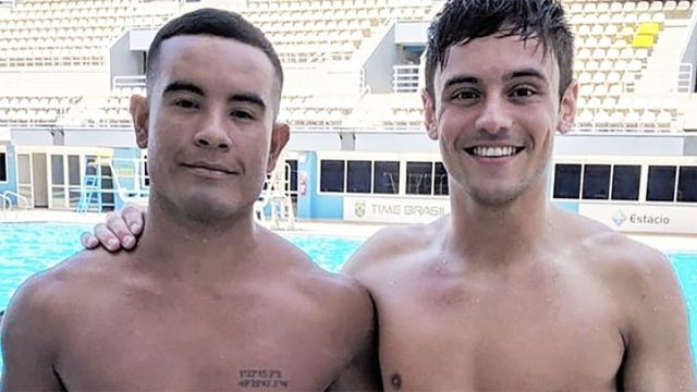 escandalamx's tweet photo. #LoMásLeídoDeLaSemana
El clavadista olímpico brasileño #IanMatos, quien se inspiró para declararse gay por #TomDaley, muere a los 32 años, aquí la información 👉 https://t.co/F9uLFBXqH6 https://t.co/sGp1PtViCj