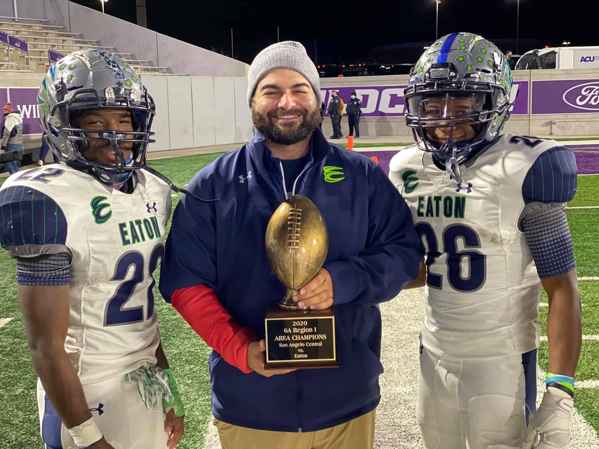 CoachRegalado's tweet photo. 2021 
Jan - HS Football Coach
Feb - P5 Recruiting Asst
Aug - Director of On-Campus Recruiting 
Sept - 247Sports 30under30

2022 - ???

2021 was a dream. 
Excited for what 2022 may bring! Thankful for the people that came into my life this year. Wouldn’t change it for the world. https://t.co/eheiwvmmhp