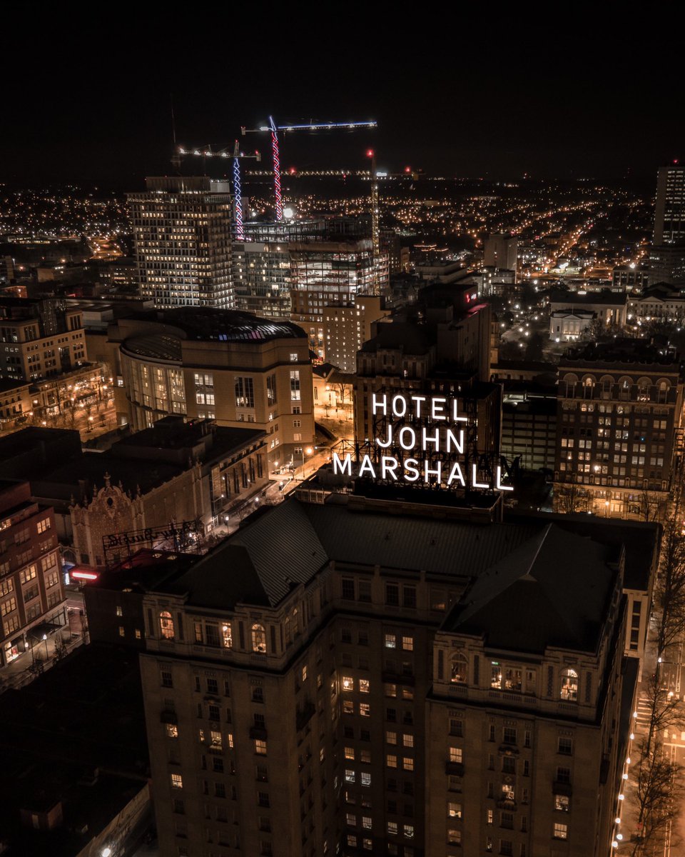 AiRVA_photo's tweet photo. My favorite shots I took of Richmond for 2021! excited to see what 2022 brings https://t.co/OhmBeZZiNk