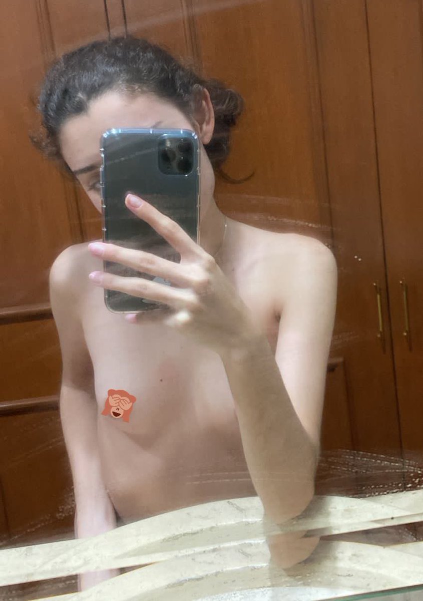 MandyTutts's tweet photo. Mis nuevas hostiaras de Año Nuevo a mi onlyfans 😍🥺🎆🔥🍆 40% off 😍❤️ mándame DM ahí para felicitarte 🍆😳💦 https://t.co/xKOg0MuqXi https://t.co/F4WlkNf3JH