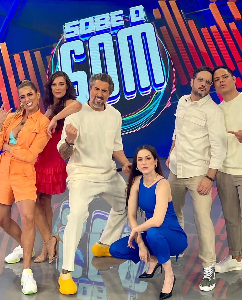 brucewoyne's tweet photo. essa é a adriana birolli da sorte, RT e todos os seus sonhos se realizarão em 2022 🍀✨ https://t.co/r9LOoCOFgs