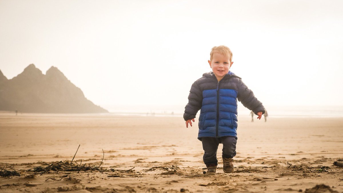 swanseadan's tweet photo. Pretty lucky to live where we live #gower #3cliffs #newyearswalk https://t.co/46E7pv0rNs