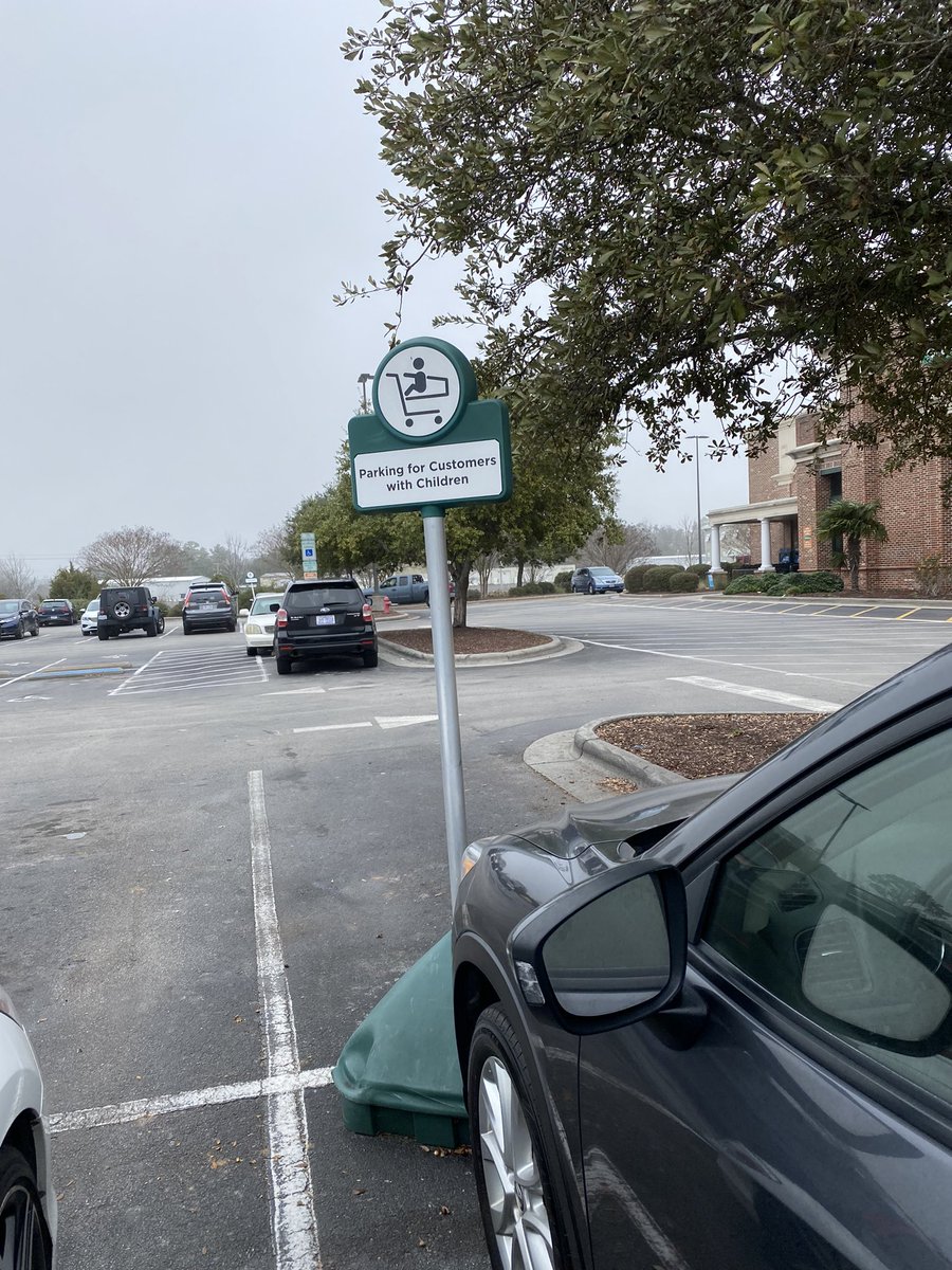 CynicalCouple's tweet photo. Guys. GUYS. Breeder privilege. #ungh #parkedthereanyway https://t.co/nLjL3ygtvA