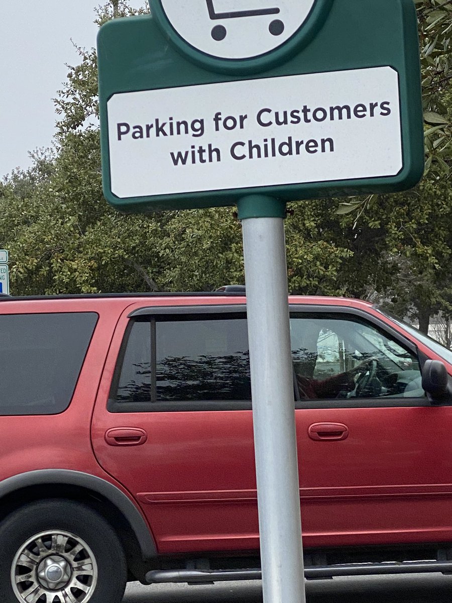 CynicalCouple's tweet photo. Guys. GUYS. Breeder privilege. #ungh #parkedthereanyway https://t.co/nLjL3ygtvA