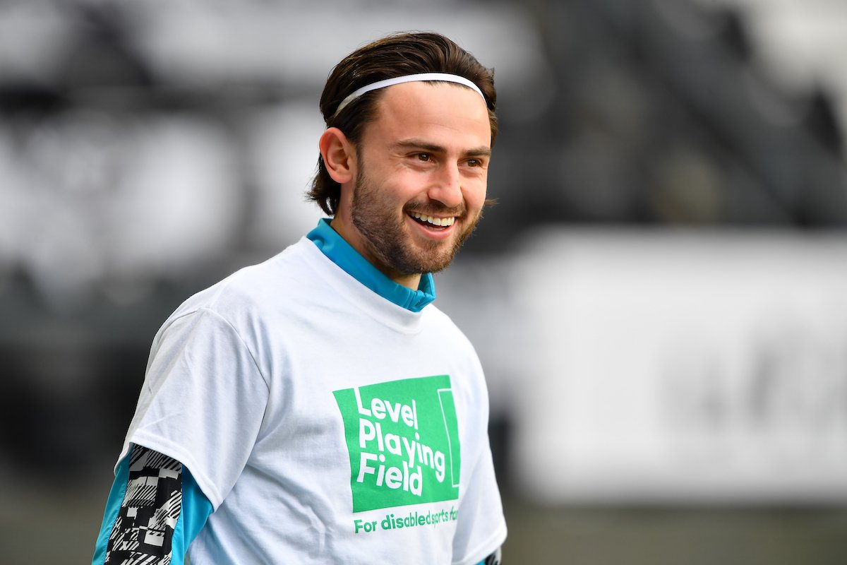 santra_ve_gol's tweet photo. Sunderland, Manchester City'nin İngiliz sağ kanat oyuncusu Patrick Roberts'i kadrosuna katmaya yakın . 24 yaşındaki oyuncu şu anda Fransız ekibi Troyes'te kiralık olarak forma giyiyor. (Football Insider) #Sunderland #ManchesterCity #Troyes #PatrickRoberts #transfergelişmesi https://t.co/iT6X2vyIGD