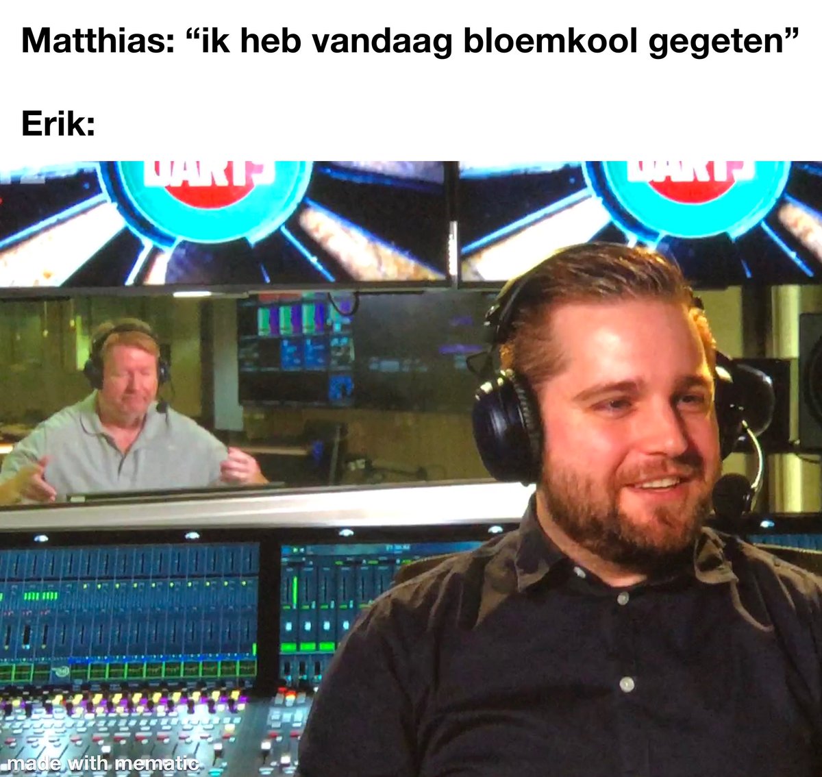 Elegast1980's tweet photo. Ondertussen in de #VTM2 -studio… https://t.co/uEhRMfqv8e