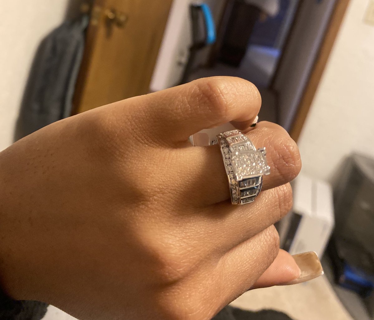 KoKoNecole's tweet photo. Twitter is always last to get my good news 🙈😭 Issa fiancé!!!!❤️💍 https://t.co/1GvqyVOio1