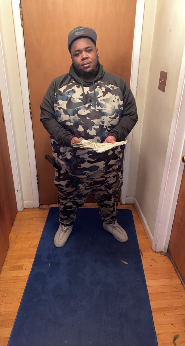 og_snuggle's tweet photo. I’m A Million Dollar Nigga Without A Watch Or Chain On‼️

#YoBitchFavoriteTeddyBear🧸🤗 https://t.co/8nIm4YRKJh