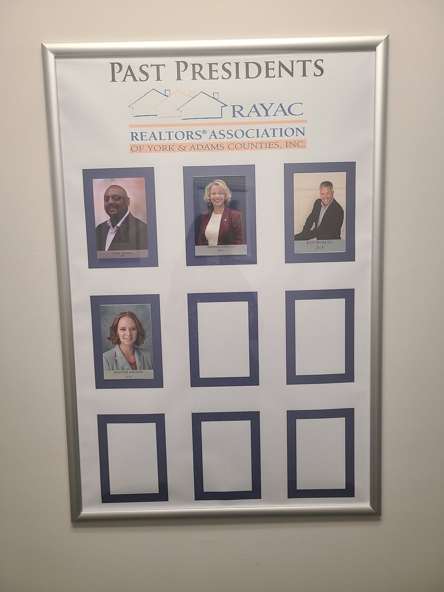 ElleHaleRE's tweet photo. Happy New Year. Looking forward to what 2022 will bring. As the first Black woman to be President of the Realtors Association of York and Adams Counties, I'm breaking boundaries and creating opportunities. #ImUpNext #DealWithElle https://t.co/AWyZpwNlmp
