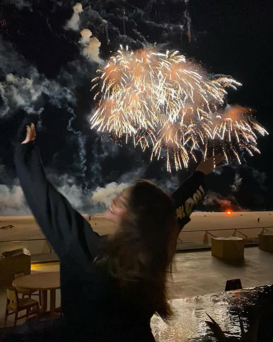 beerdatas's tweet photo. Madison Beer via Instagram post https://t.co/XLrDdqwo41