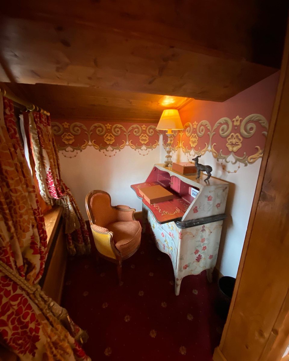 HichamEnhaili's tweet photo. Located on the fourth and last floor, “The Apartment” has views across the snow-capped mountains, which can be admired from around a sumptuous fireplace.
@airellesco
@simplyselect_
#courchevel #SimplySelectofficial #SimplySelectexperience #SimplySelectatitsbest https://t.co/QwMpmb92G1