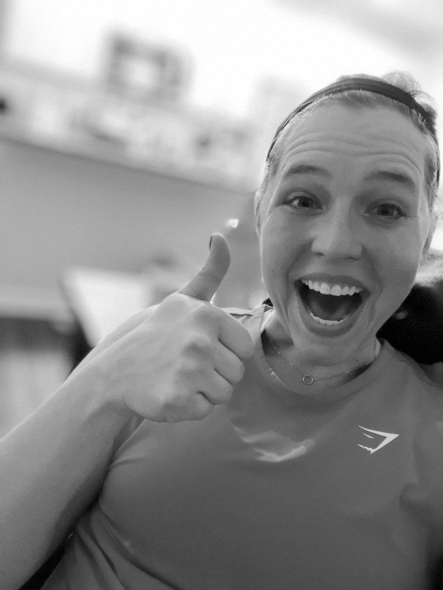 sandisuga1's tweet photo. I donβt know how anyone can take βcuteβ after workout pics but hereβs the real me sweaty and all! Goal of running 1mi every day in January + as long as I can last into 2022! Happy New Years yβall! #fitness #goals #running #runnerbabe https://t.co/uhftm8VqSb