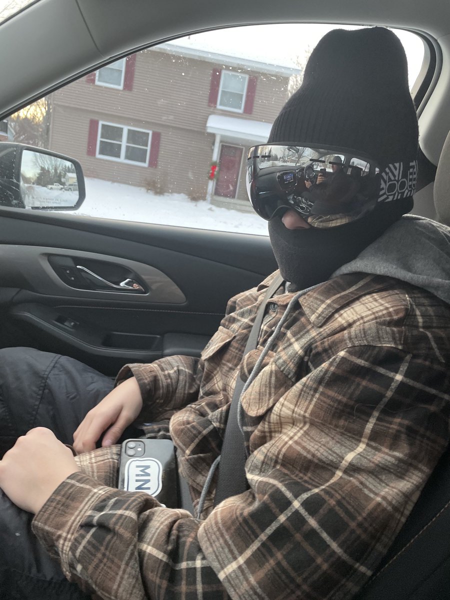 MBanks4's tweet photo. ⁦@mnwild⁩ On our way to the Winter Classic. #winterclassic #nottoocold https://t.co/lXzY9OxnTp