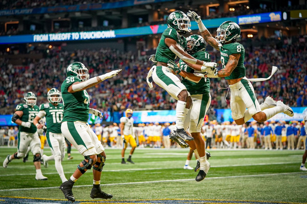 best team uniform combo of bowl season, don’t @ us 🟢⚪️🟡🔵

#CFAPeachBowl 🍑🏈