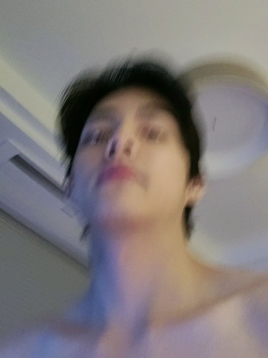 taemmith's tweet image. blurred selcas hit different