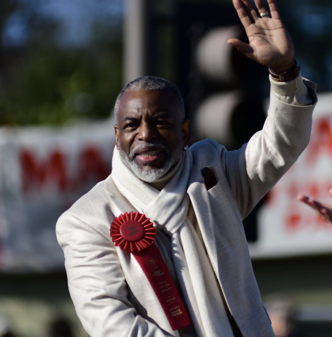 USC_Athletics's tweet image. Congratulations to USC alum @levarburton on being the Grand Marshal of the Rose Parade! 🌹
