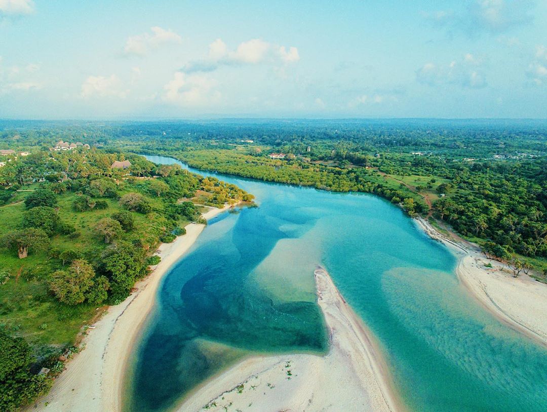 metumilibrary's tweet photo. Kongo River Estuary in Diani, Kwale County

—📸@joshkisamwa https://t.co/fbW1PFNxH5