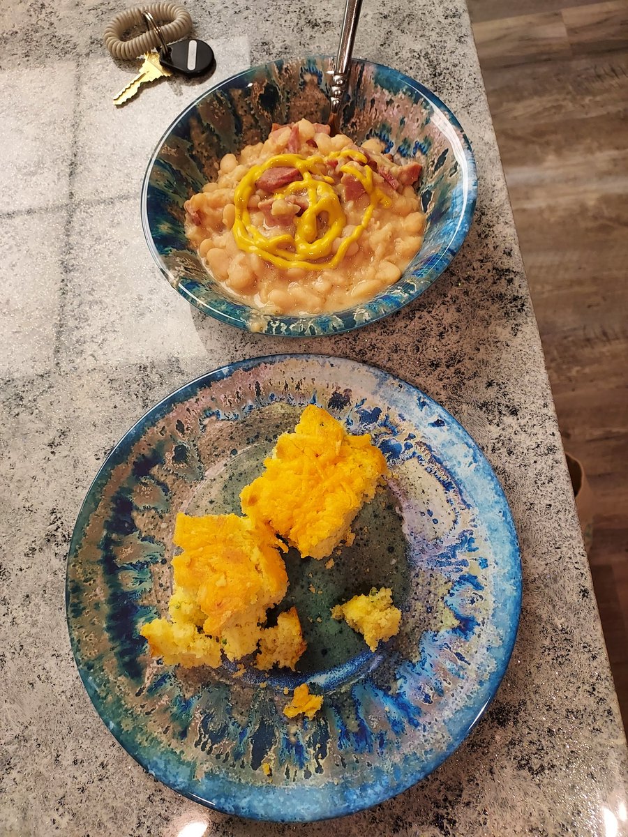 michaeljjeffers's tweet photo. @jpeckjr Nothing a little mustard and jalapeno corn bread won't cure. https://t.co/MV8xe4eso8